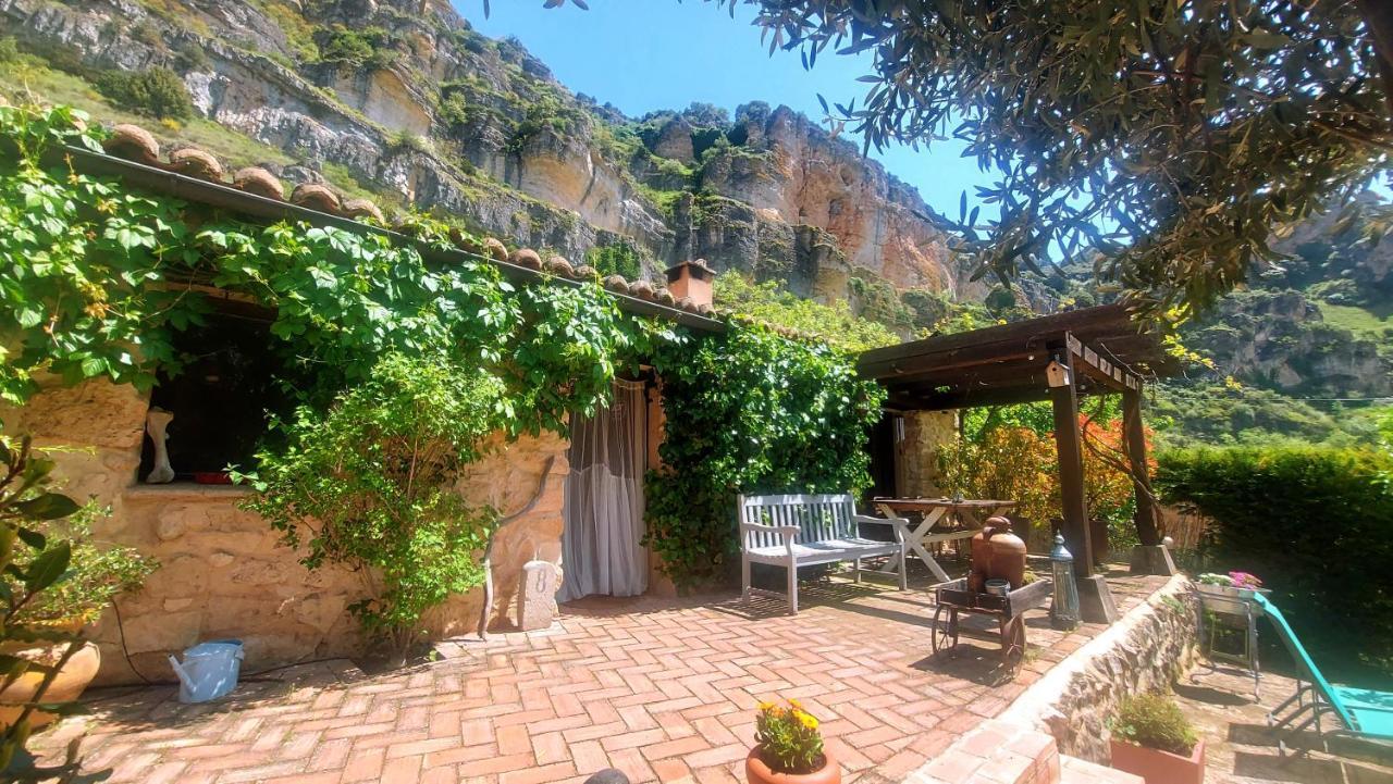 Casa Corazon De Piedra En El Rio Dulce Pensionat Aragosa Eksteriør billede