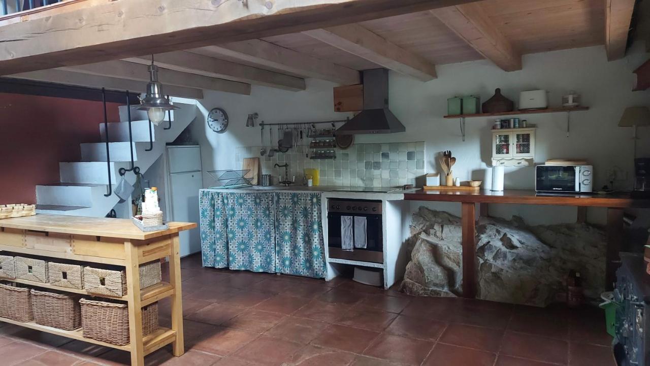 Casa Corazon De Piedra En El Rio Dulce Pensionat Aragosa Eksteriør billede